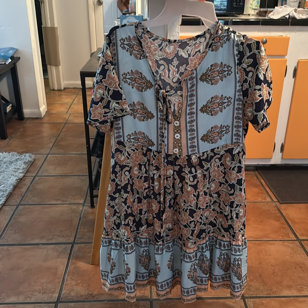 Floral Floaty Midi Dress - Size Medium - Perfect for Spring - $15 - Picture 2 of 4